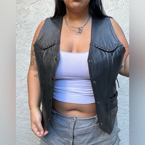 Biker's Leather Stuff Black Leather Vest - Picture 6 of 11